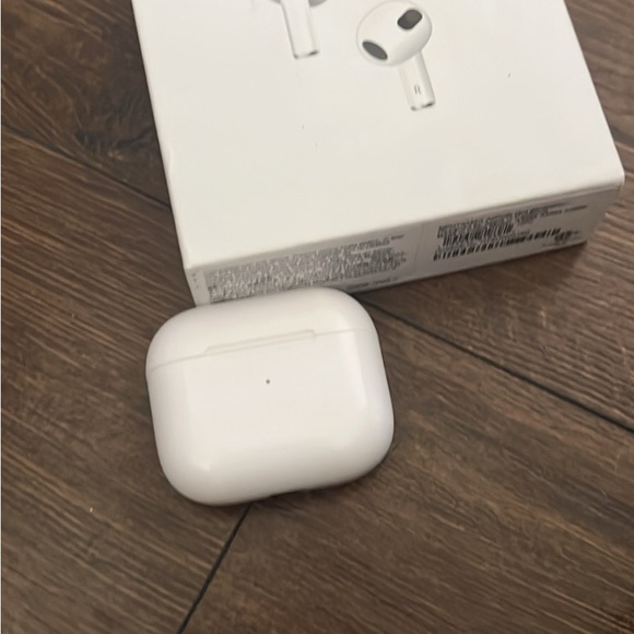 Apple White Earbud Headphones